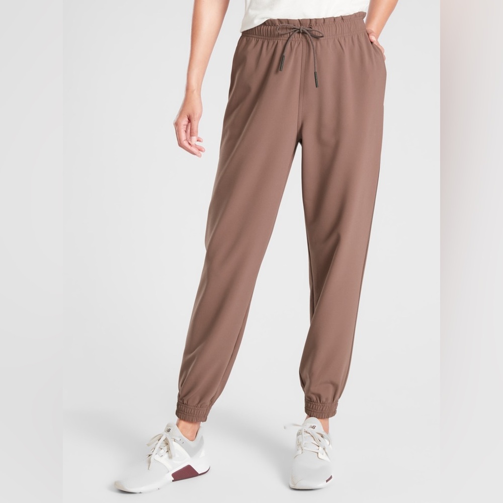 Athleta Metropolis Primatwill Jogger Lifestyle Travel Pant Size 8T Mineral Brown
